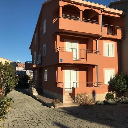 In With Balcony, Air Conditioning, Wifi 公寓 Sukošan