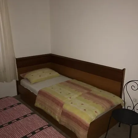 In With Balcony, Air Conditioning, Wifi 公寓 Sukošan