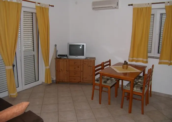 Appartamento In With Balcony, Air Conditioning, Wifi
