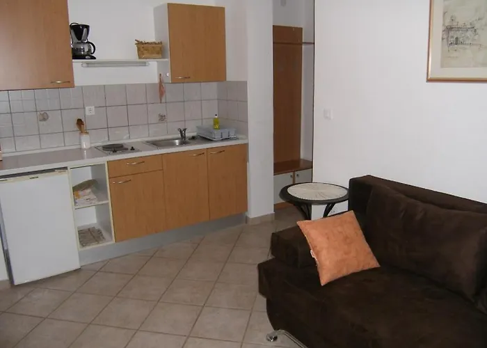 In With Balcony, Air Conditioning, Wifi