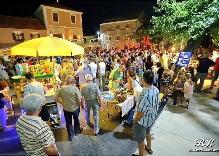 Appartamento In With Balcony, Air Conditioning, Wifi *