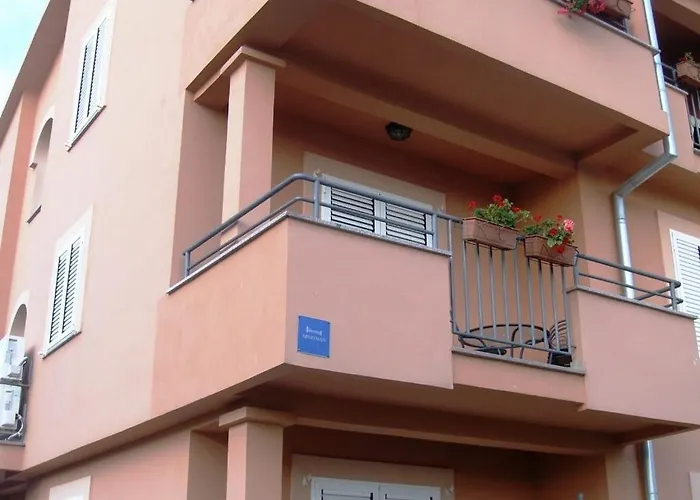 Appartamento In With Balcony, Air Conditioning, Wifi